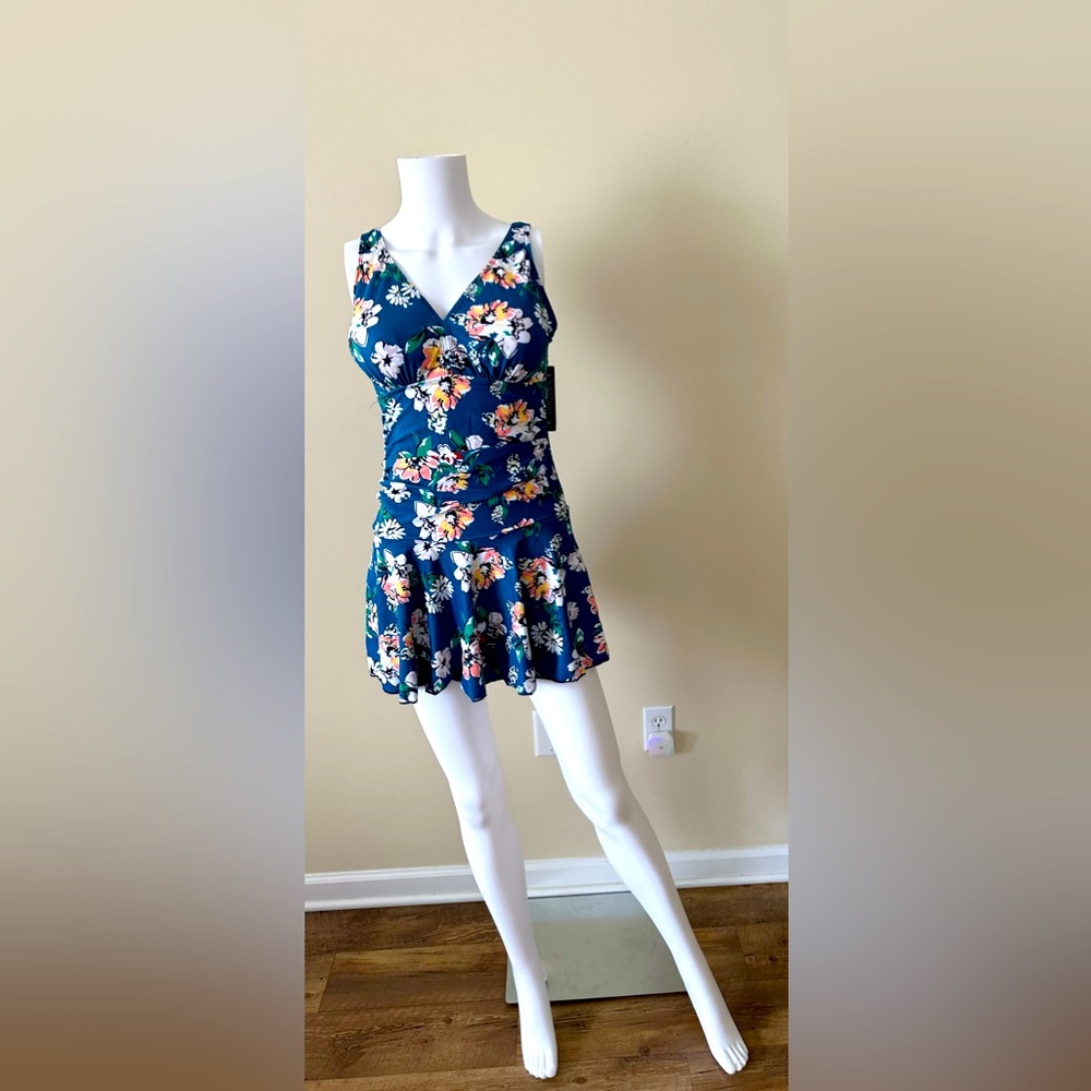 COSKAKA NWT SIZE MEDIUM
